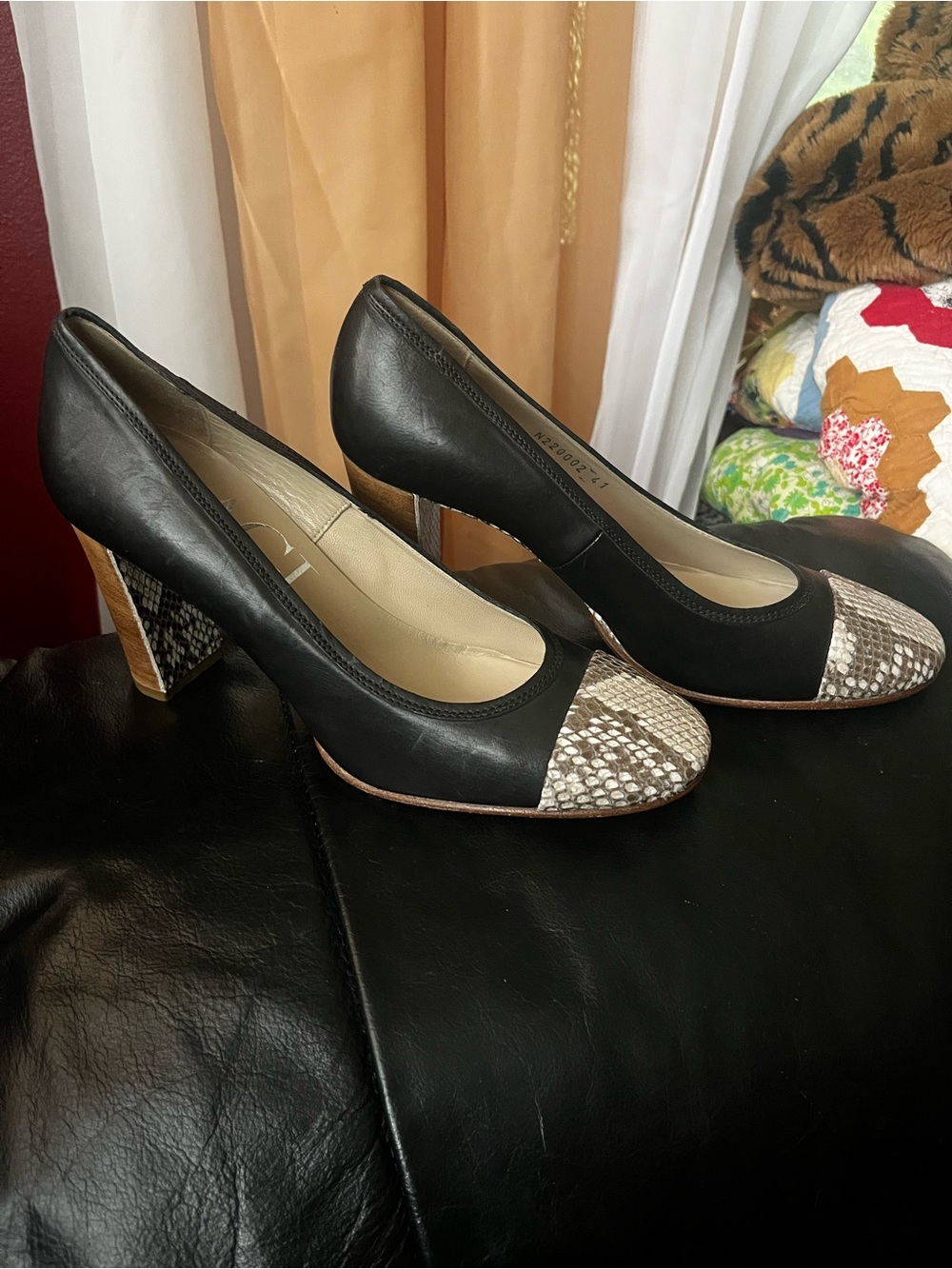 New Agl Black Leather Pumps with Snakeskin Cap Toe and Wood-Effect Block Heel